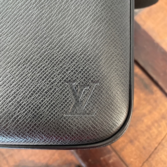 Authentic Louis Vuitton Reporter Bag - Picture 7 of 7
